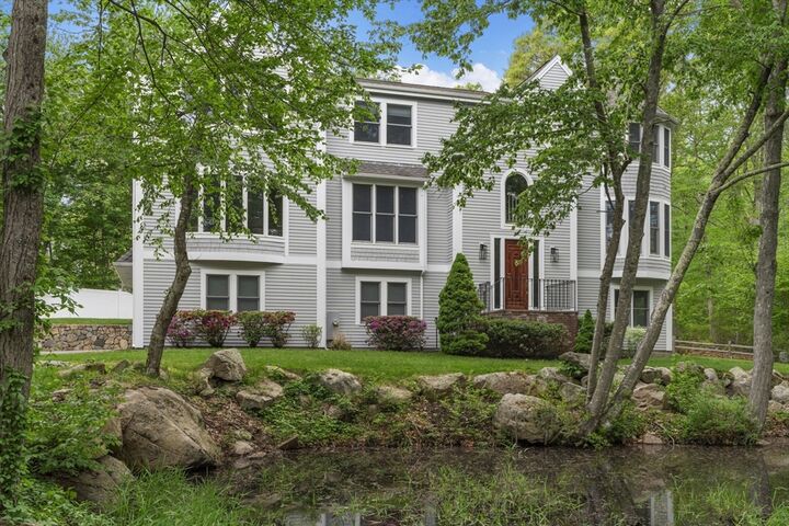 Property Photo:  10 Heritage Ln  MA 02025 