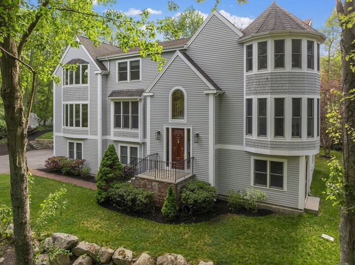 Property Photo: 10 Heritage Ln MA 02025