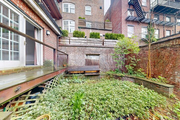 Property Photo:  37 Mt Vernon St 1  MA 02108 
