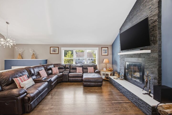 Property Photo:  2 Paradise Ln  MA 01830 