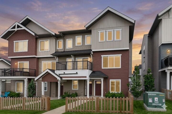 Property Photo: 24 Rivercrest Drive 1701 AB T4C 2C8