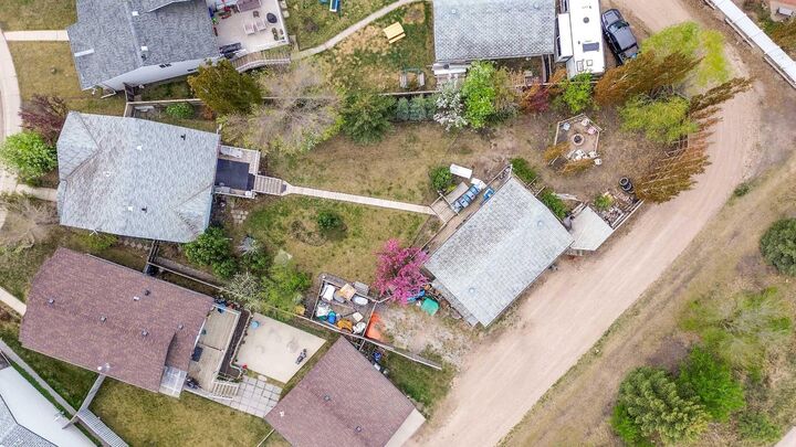 Property Photo: 45 Durand Crescent AB T4R 3A7