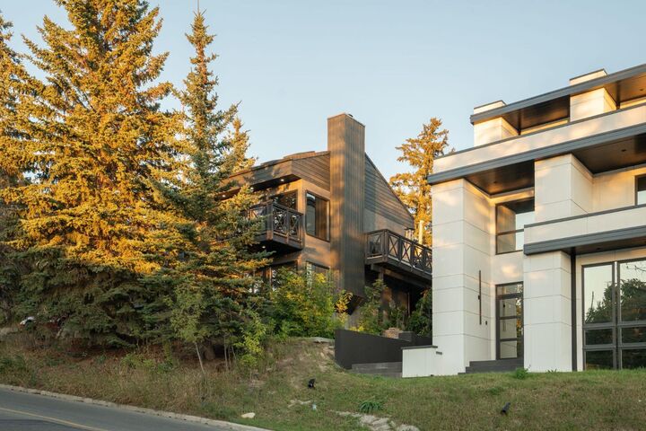 Property Photo: 618 10 Street NE AB T2E 4M9