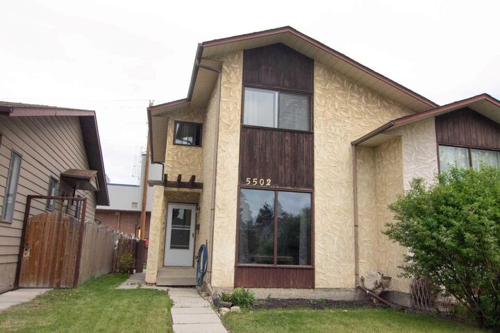 Property Photo:  5502 Temple Road NE  AB T1Y 3B2 