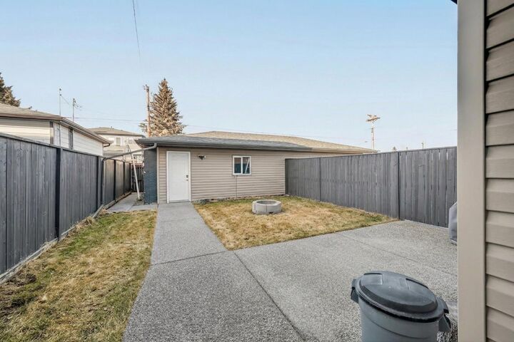 Property Photo: 7104 36 Avenue NW AB T3B 1T8