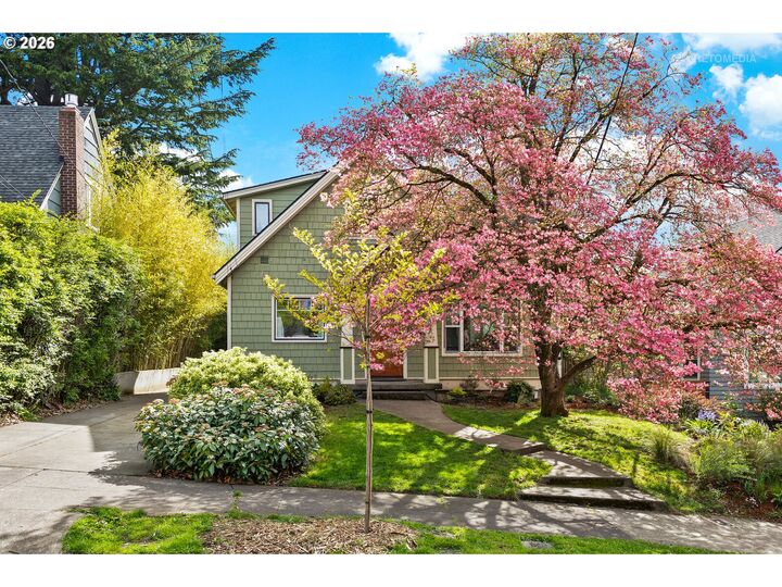 Property Photo: 2100 SE 29th Ave OR 97214