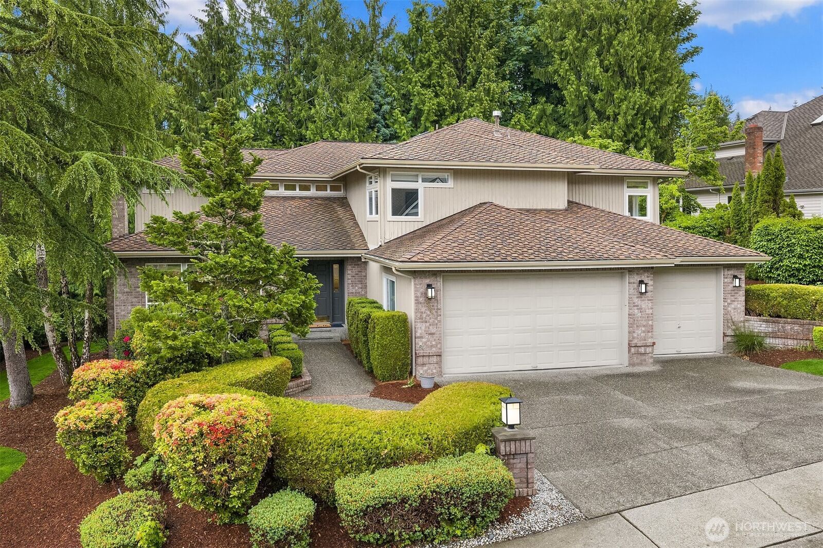 Property Photo: 5889 NW Lac Leman Drive WA 98027
