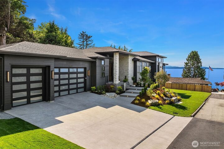 Property Photo: 17626 Talbot Road WA 98026