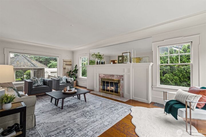Property Photo: 1875 E Hamlin Street WA 98112