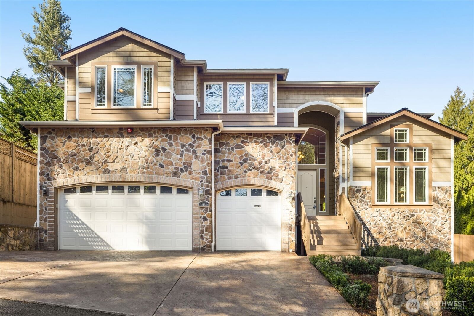 Property Photo: 18638 92nd Avenue NE WA 98011