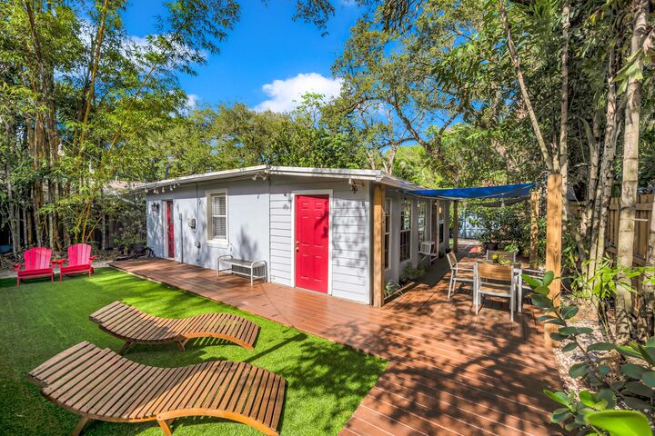 Property Photo:  312 SW 12th Avenue  FL 33312 