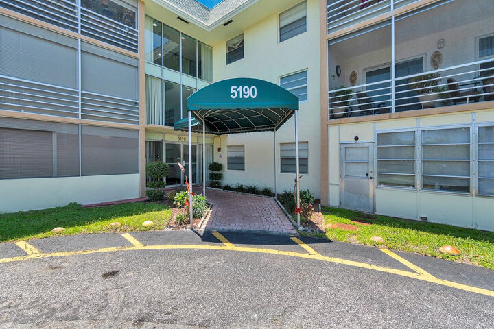 Property Photo: 5190 E Sabal Palm Boulevard 304 FL 33319