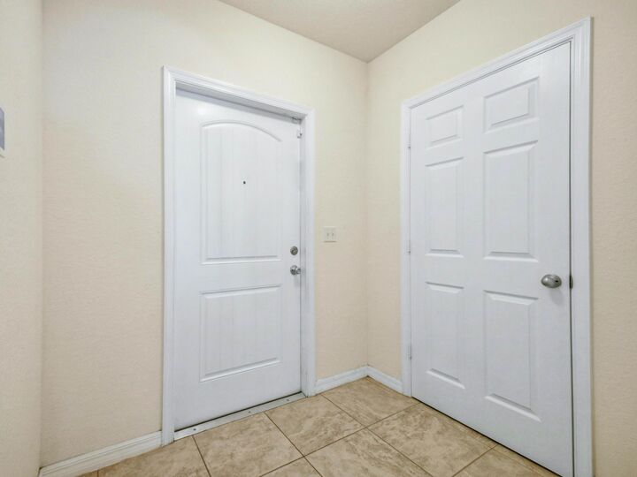 Property Photo: 113 SE 3rd Avenue FL 33435