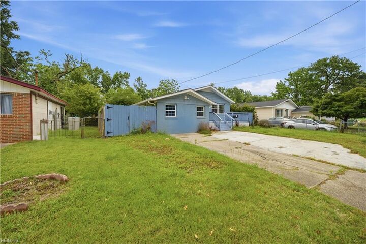 Property Photo:  218 Bradford Ave  VA 23505 