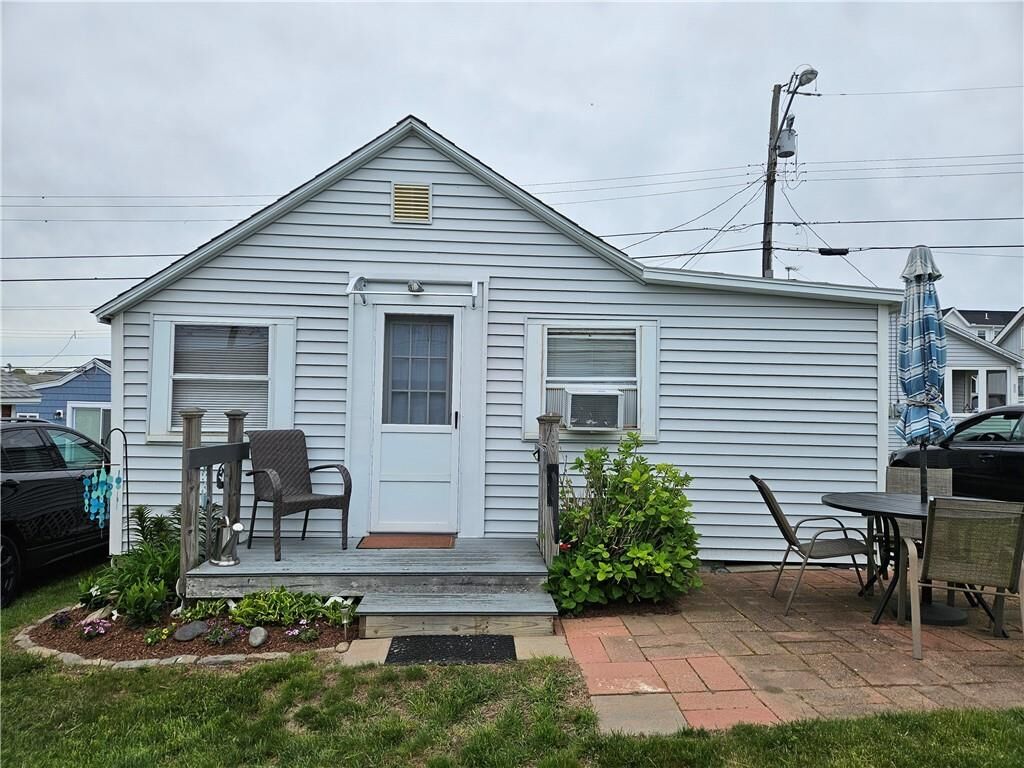 Property Photo:  854 Matunuck Beach Road  RI 02879 