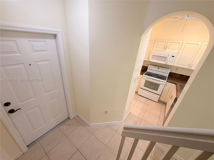 Property Photo: 2232 SE 26th Ln 2232-1 FL 33035