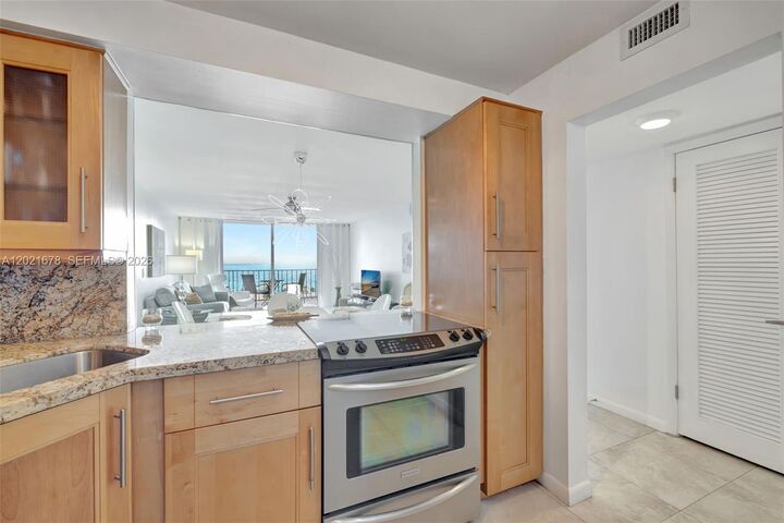 Property Photo: 1400 S Ocean Dr 1001 FL 33019
