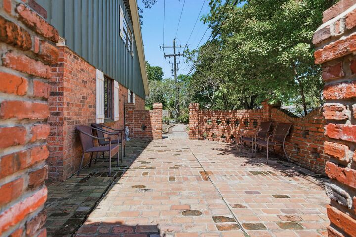 Property Photo:  1990 Edson Dr  TX 77706 