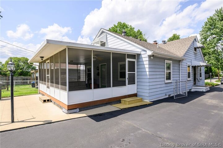 Property Photo: 8 Mann Court IN 47150