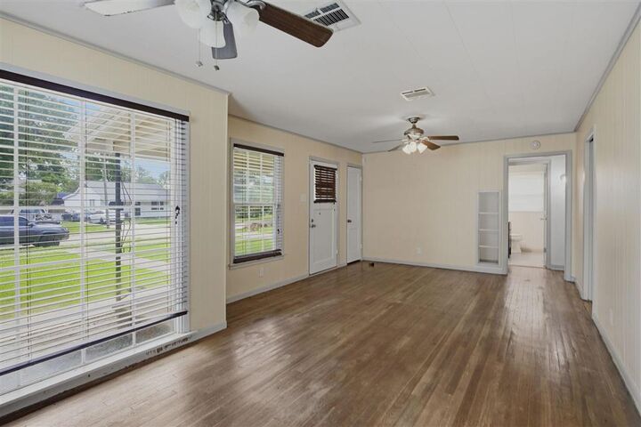Property Photo: 3904 Harvard Street LA 70607