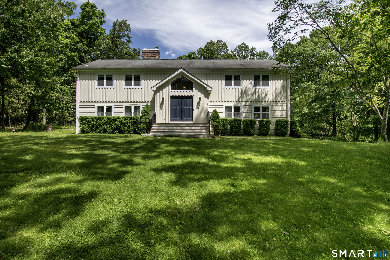 Property Photo:  50 Ravenwood Drive  CT 06883 