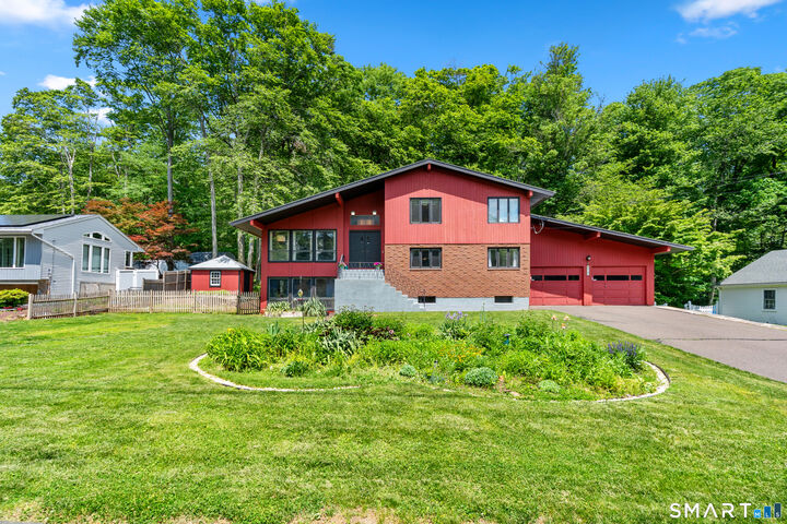 Property Photo:  107 Round Hill Road  CT 06109 