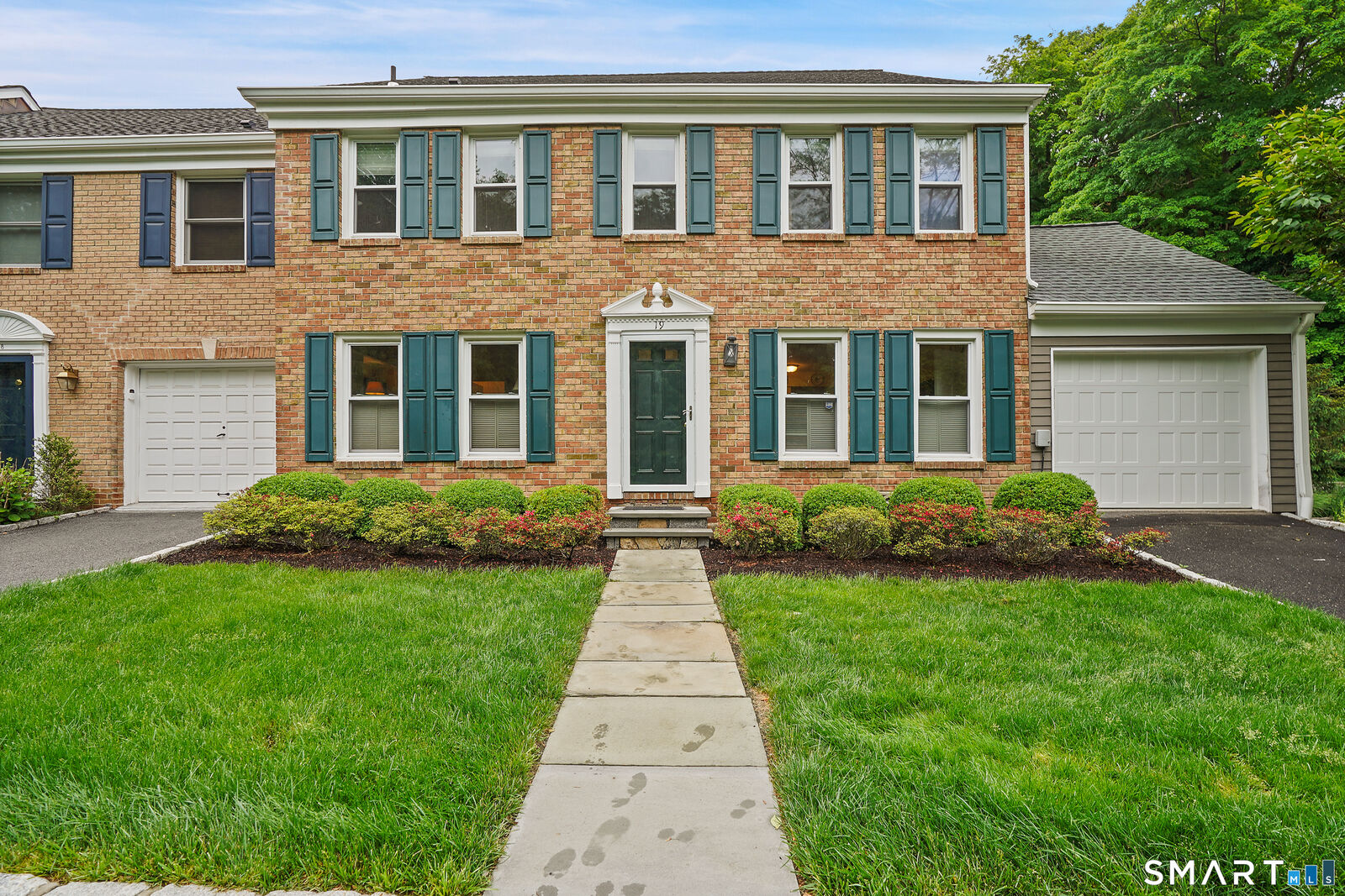 Property Photo:  19 Georgetowne N  CT 06831 