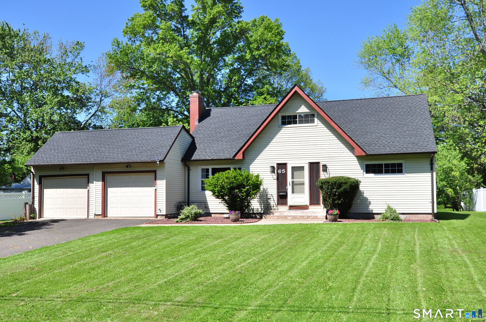 Property Photo:  65 Seminole Circle  CT 06117 