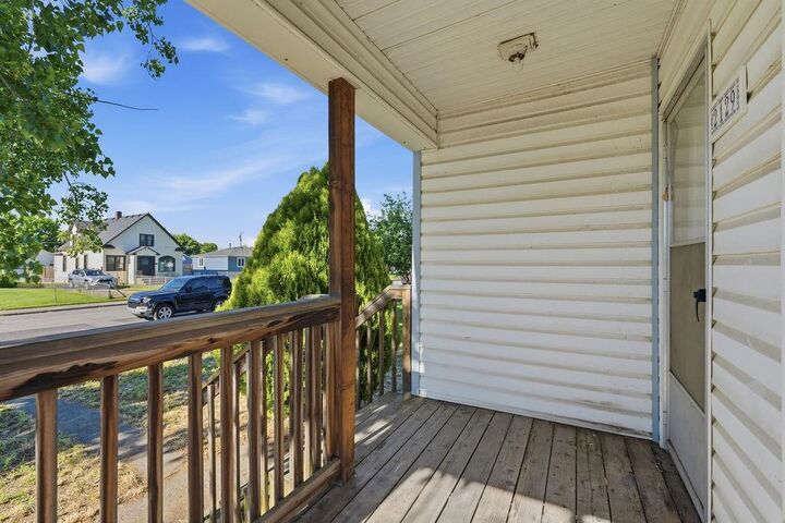 Property Photo:  2129 E Desmet Ave  WA 99202 