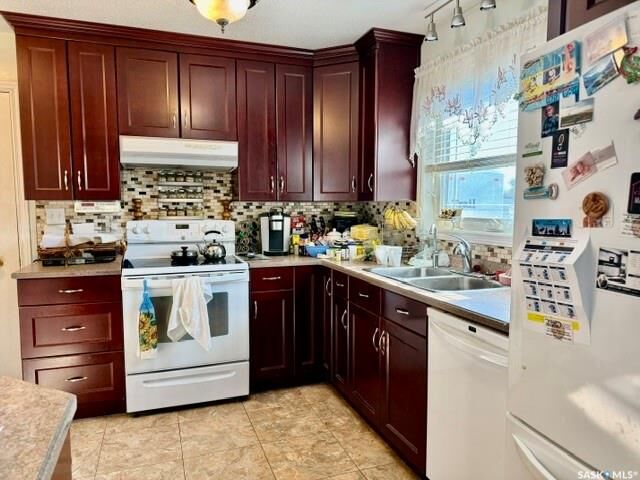Property Photo:  208 12th Street  SK S0K 2A0 