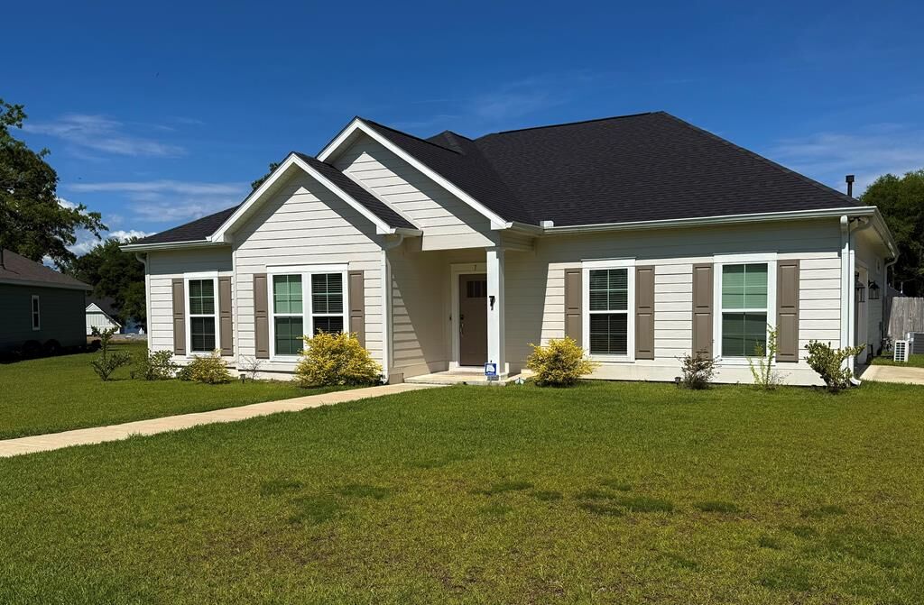 Property Photo:  7 Daydream Drive  AL 36027 