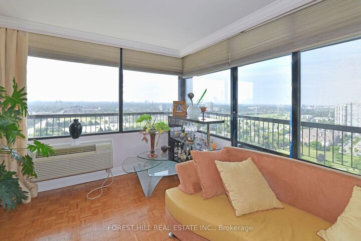 Property Photo:  135 Antibes Drive 2404  ON M2R 2Z1 