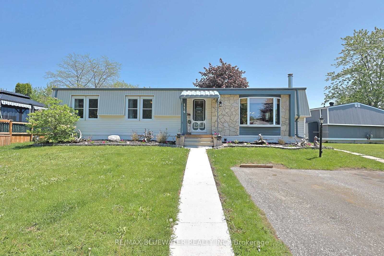 Property Photo: 114 Pebble Beach Parkway ON N0M 1T0