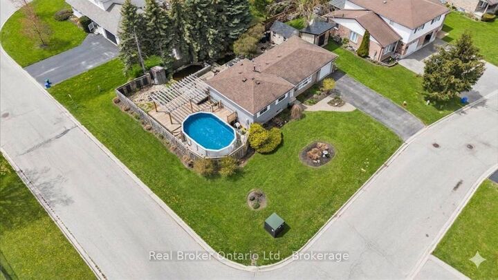 109 Miller Crescent — photo 1