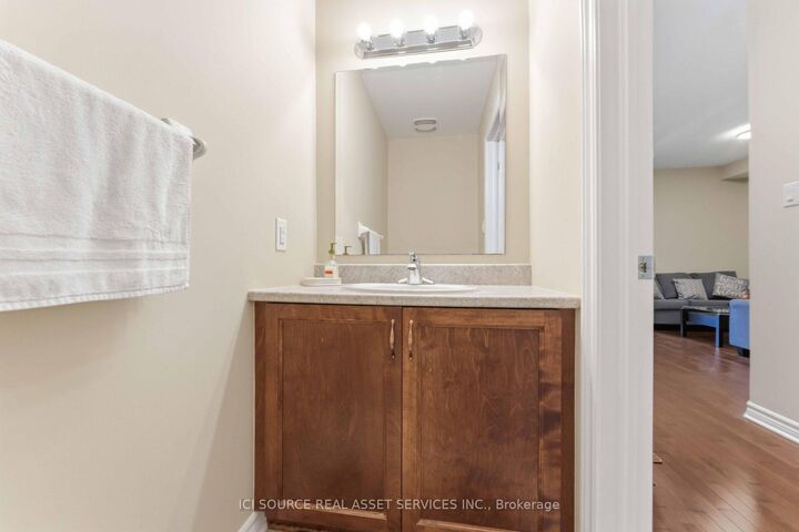 Property Photo: 27 Torbec Avenue ON K2T 0B6