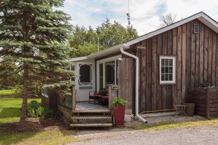 Property Photo: 39 Butternut Drive ON K9V 4R1