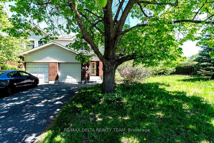 Property Photo: 132 Acklam Terrace W ON K2K 2J5