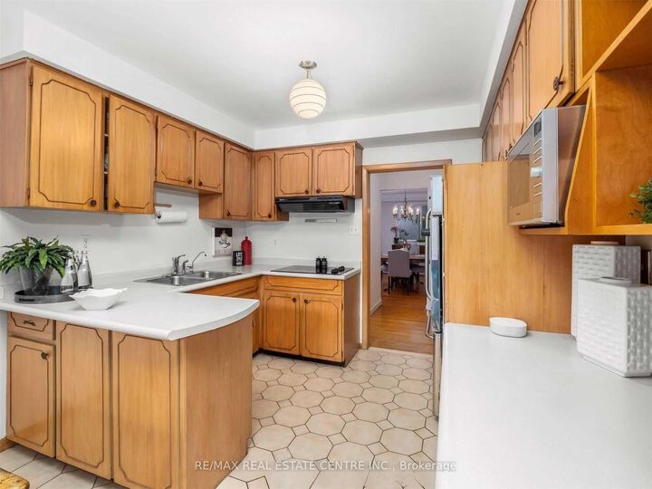 Property Photo: 3574 Golden Orchard Drive ON L4Y 3H8