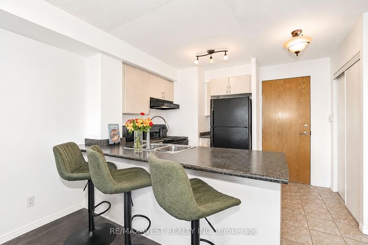 Property Photo: 340 Watson Street W 216 ON L1N 9G1
