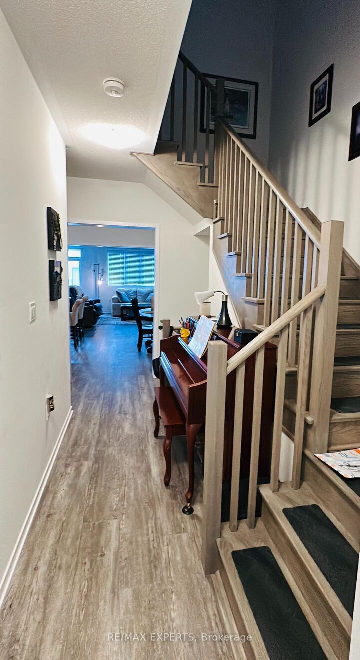Property Photo: 1541 Wheatcroft Drive ON L1L 0W5