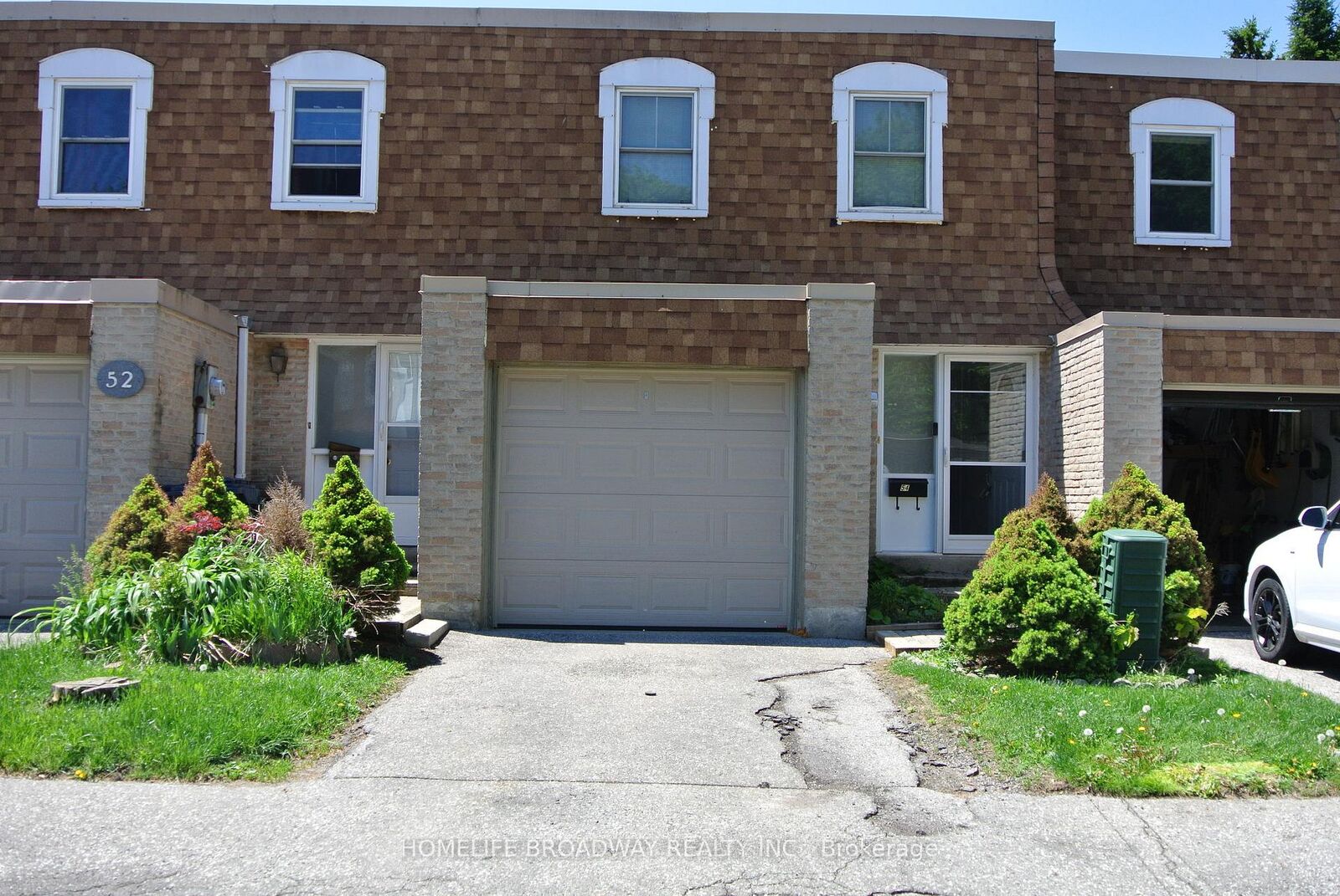Property Photo: 850 Huntingwood Drive 54 ON M1T 2L9