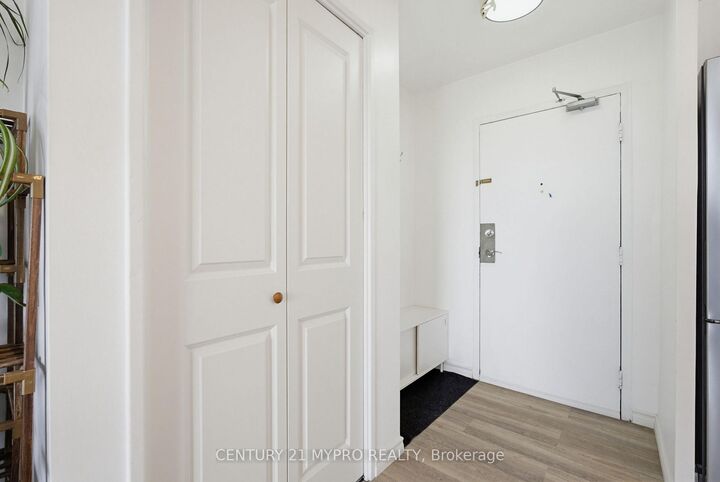 563 Mornington Avenue 708 — photo 1