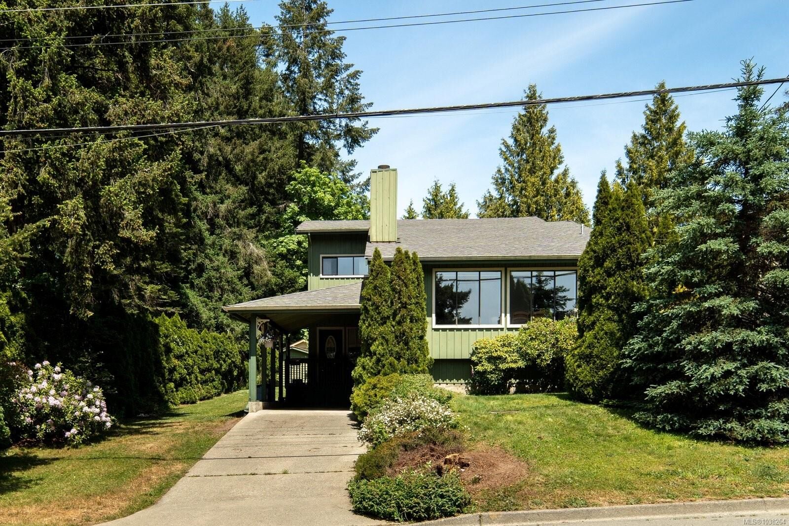 Property Photo: 764 Mann Ave BC V8Z 3C2