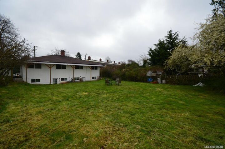 Property Photo: 450-452 Craigflower Rd BC V9A 2V8