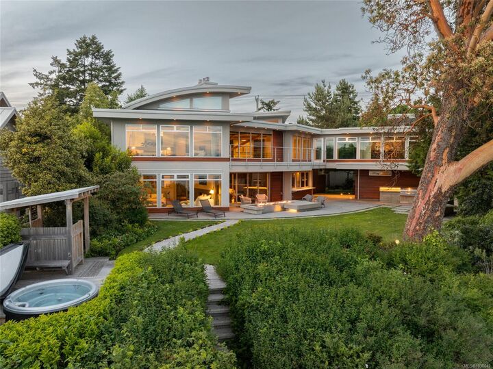 Property Photo: 3931 Cadboro Bay Rd BC V8N 4G7