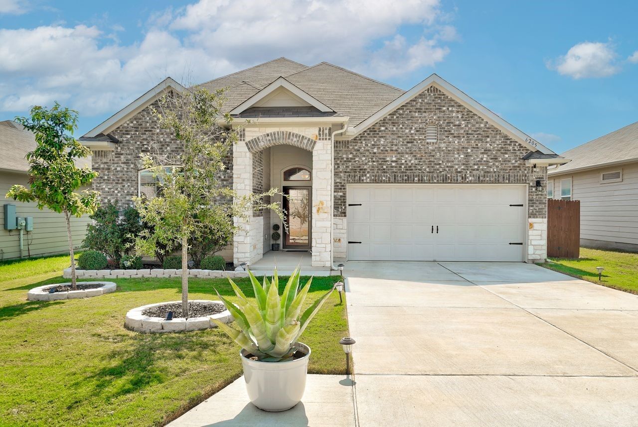 Property Photo:  6205 Kildare Drive  TX 78626 