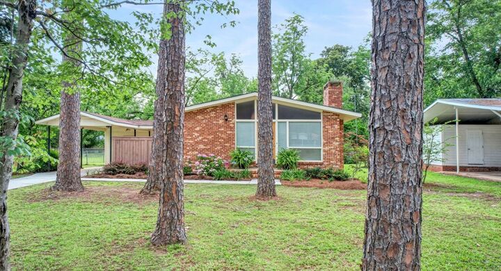 Property Photo: 2310 Whispering Pines Rd GA 31707