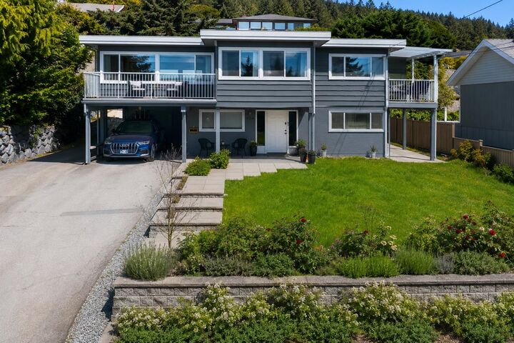 454 Monteray Avenue — photo 1