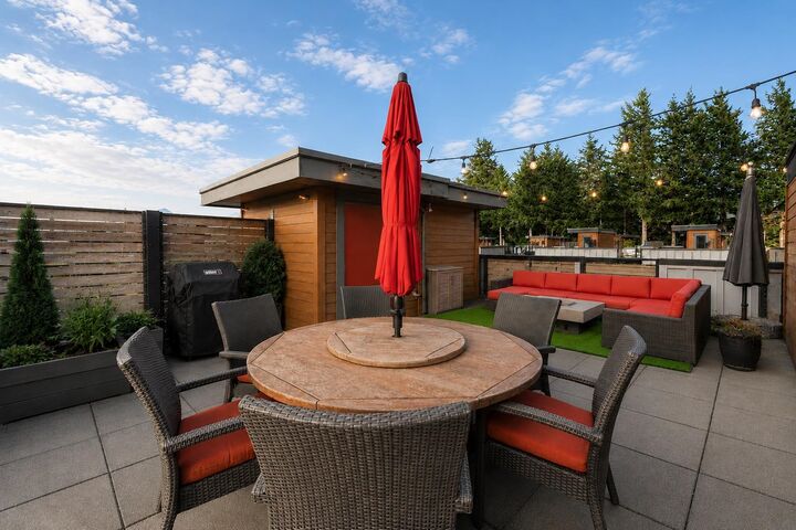 Property Photo:  39769 Government Road 20  BC V8B 0Z1 