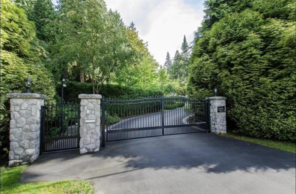 Property Photo: 13328 Woodcrest Drive BC V4P 1W5